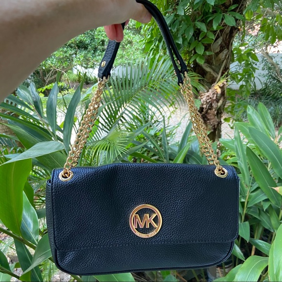 MICHAEL KORS
FULTON SHOULDER FLAP BAG
